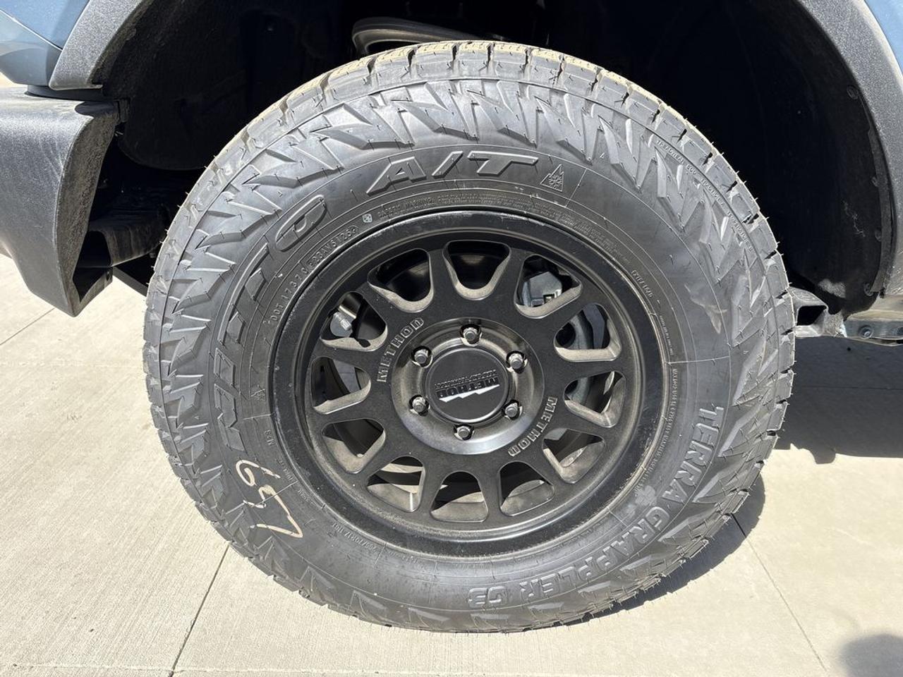 2025 Ford Bronco Base 101A Photo2