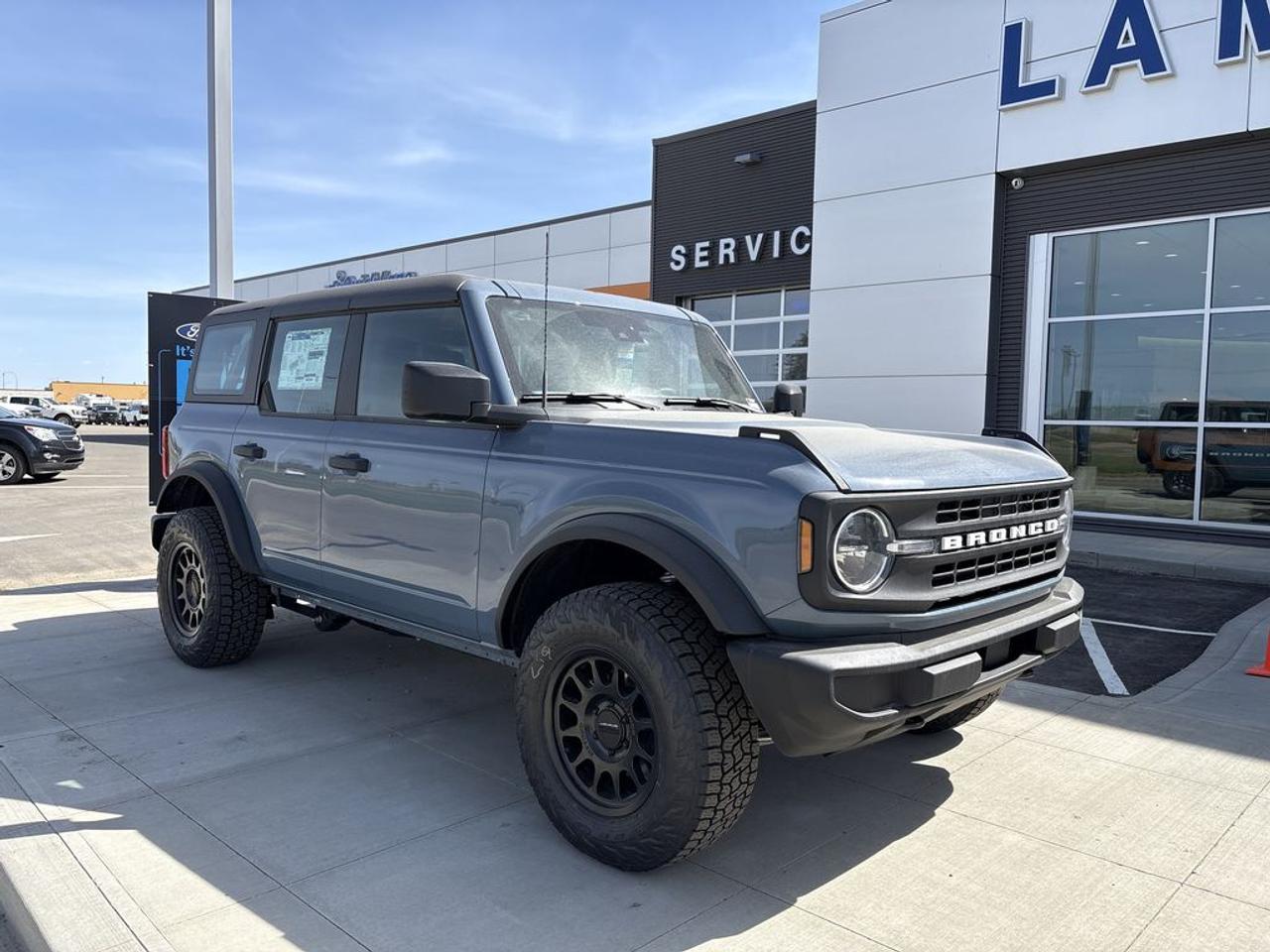 2025 Ford Bronco Base 101A Photo0