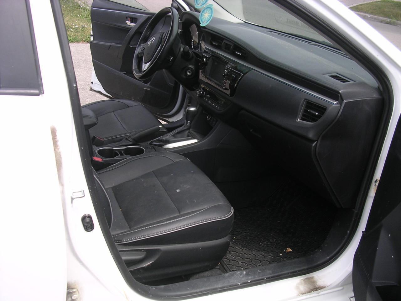 2014 Toyota Corolla 4dr Sdn CVT LE - Photo #9
