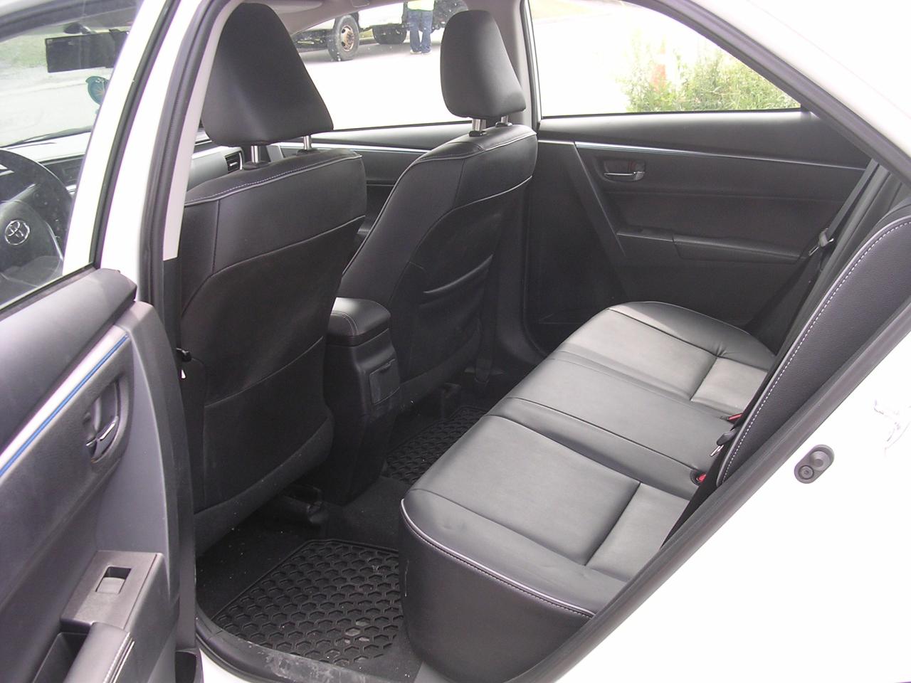 2014 Toyota Corolla 4dr Sdn CVT LE - Photo #6