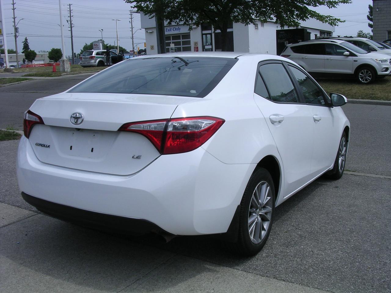 2014 Toyota Corolla 4dr Sdn CVT LE - Photo #3