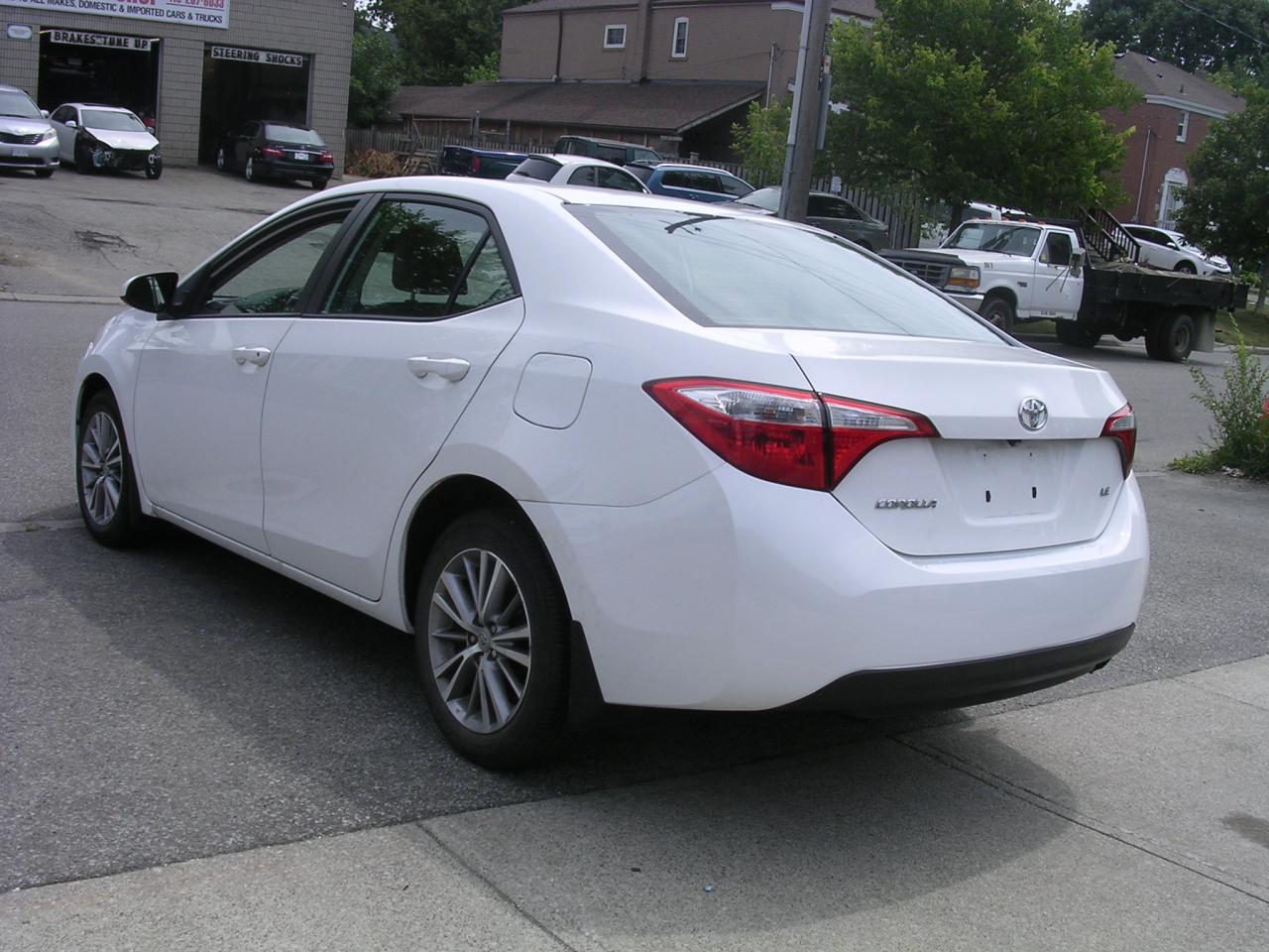 2014 Toyota Corolla 4dr Sdn CVT LE - Photo #4