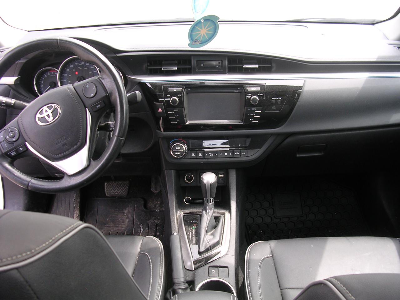 2014 Toyota Corolla 4dr Sdn CVT LE - Photo #7