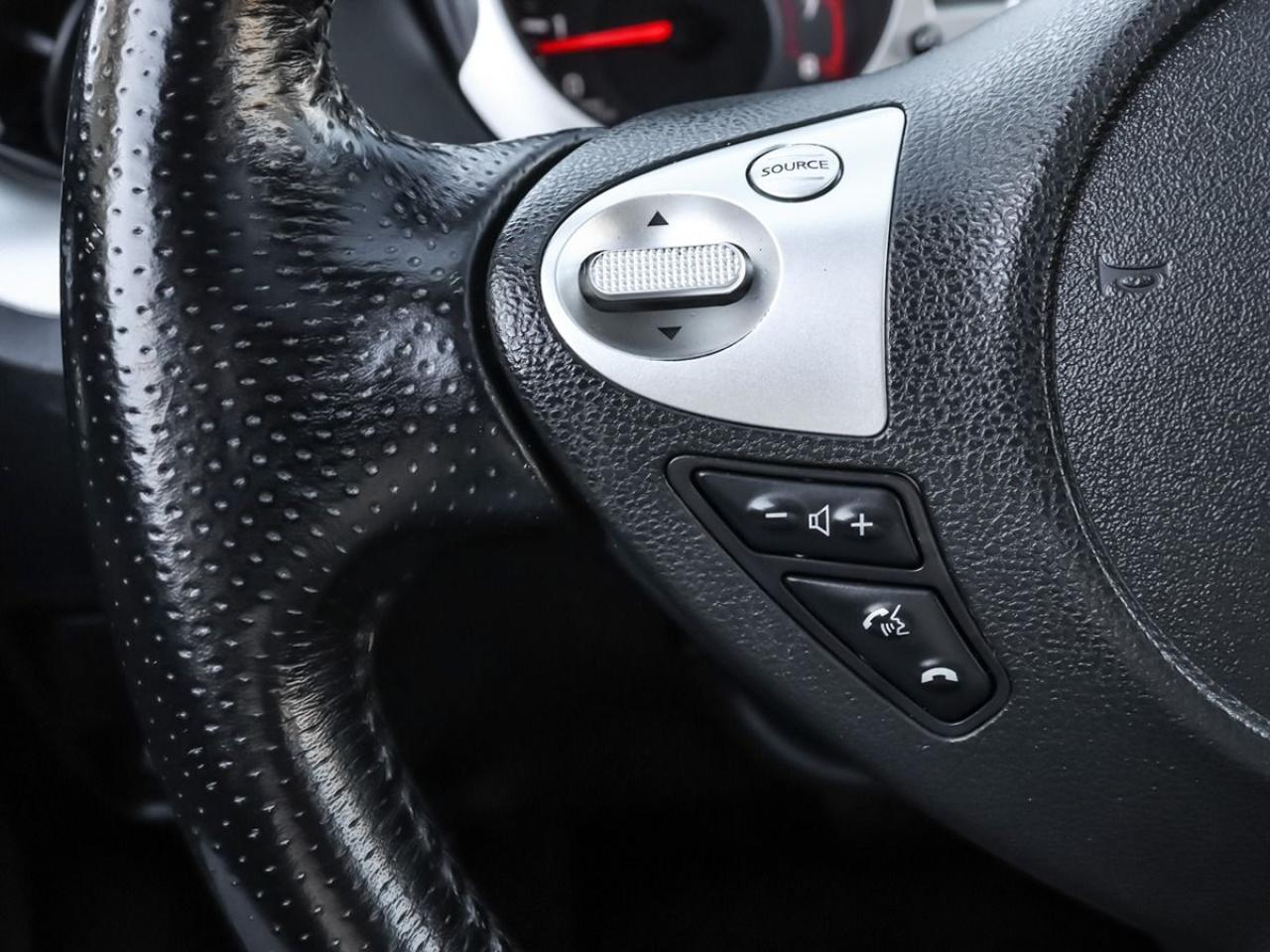 2014 Nissan Juke SL AWD Navigation Leather Rear-Camera Photo