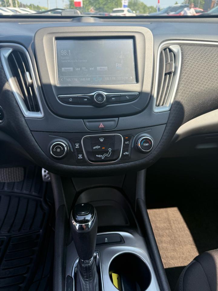 2016 Chevrolet Malibu LS Photo