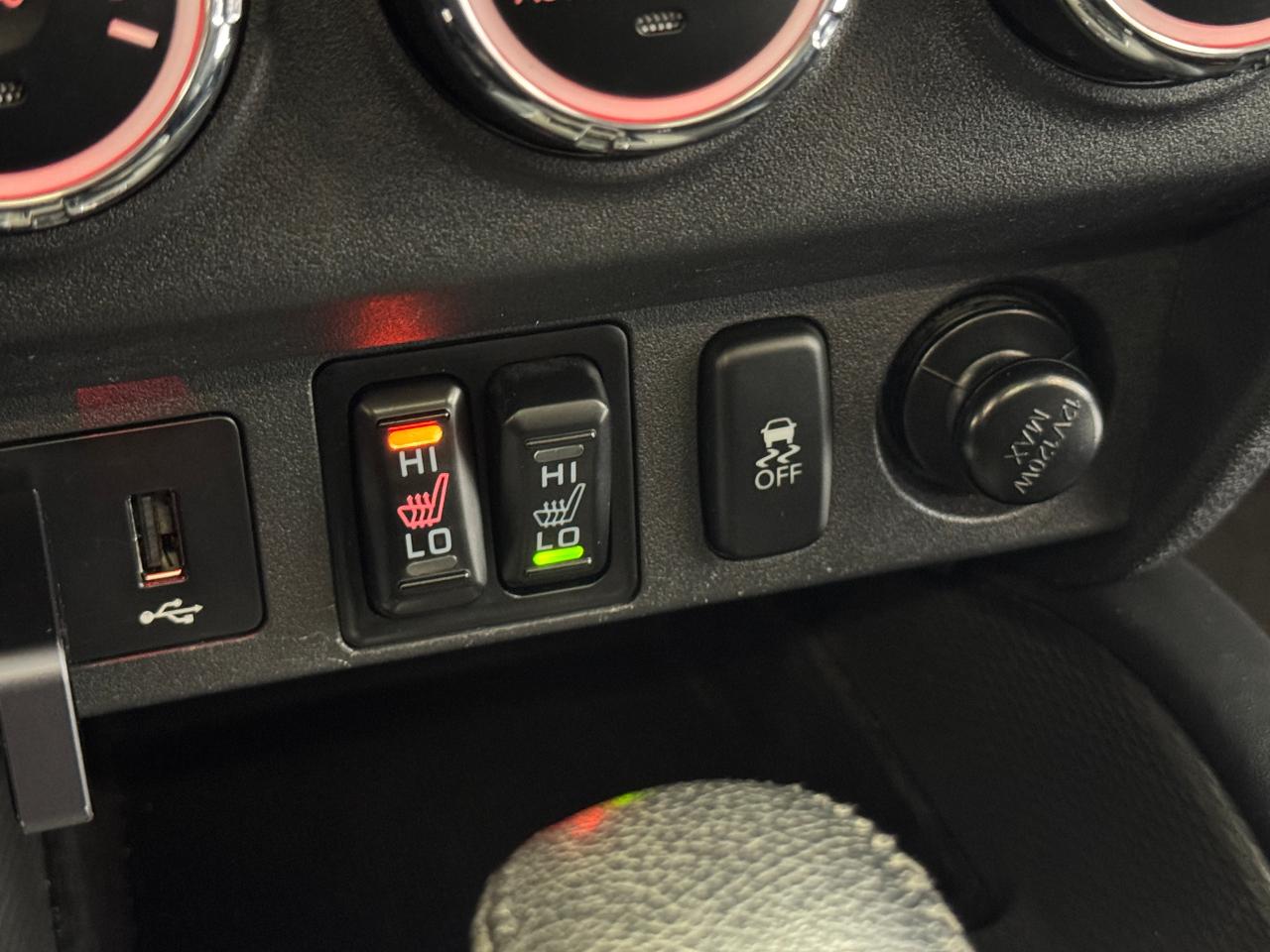 2019 Mitsubishi RVR SE AWD+New Tires+Brakes+BSM+ROOF+CLEAN CARFAX - Photo #5