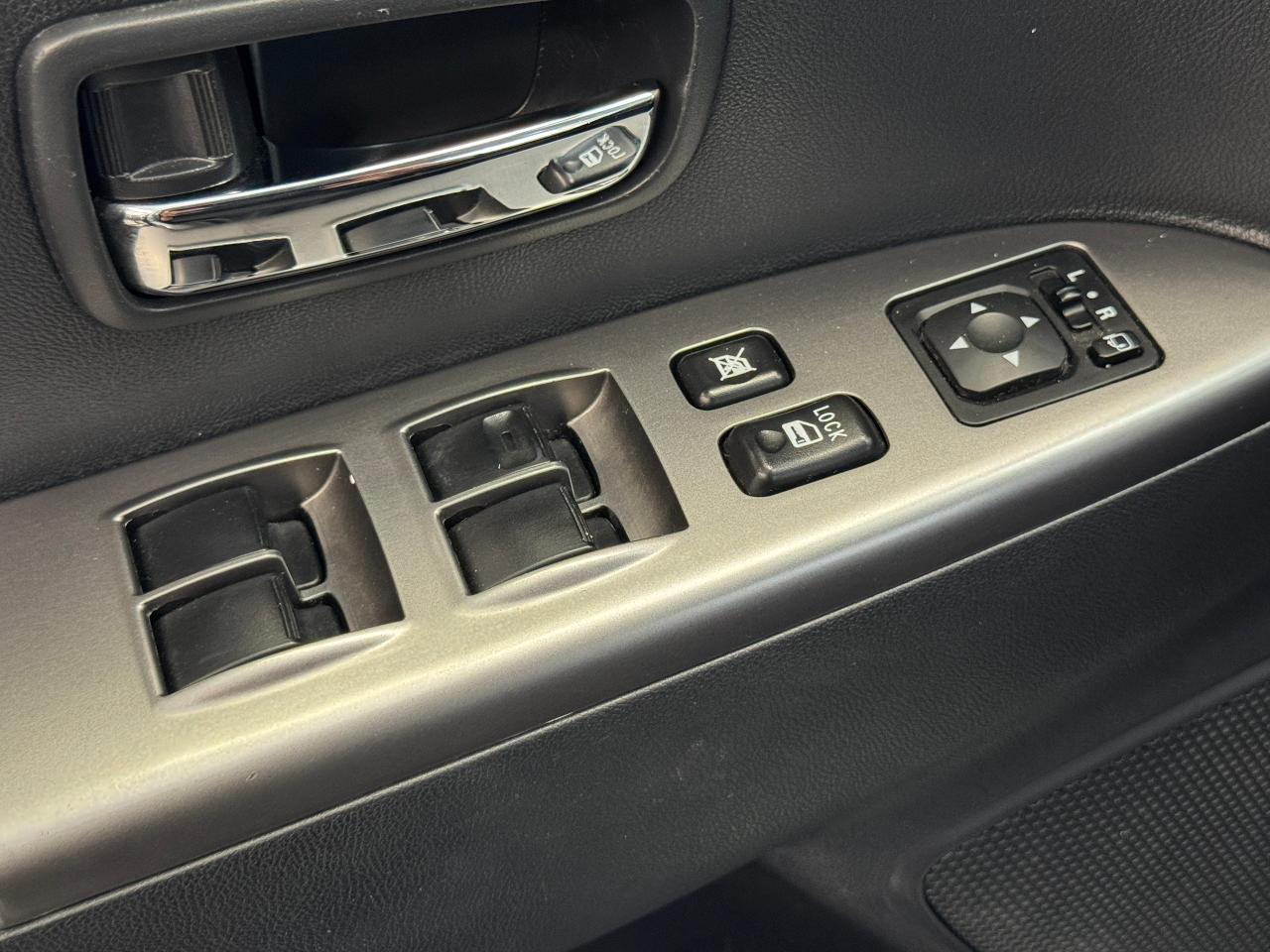 2019 Mitsubishi RVR SE AWD+New Tires+Brakes+BSM+ROOF+CLEAN CARFAX Photo55