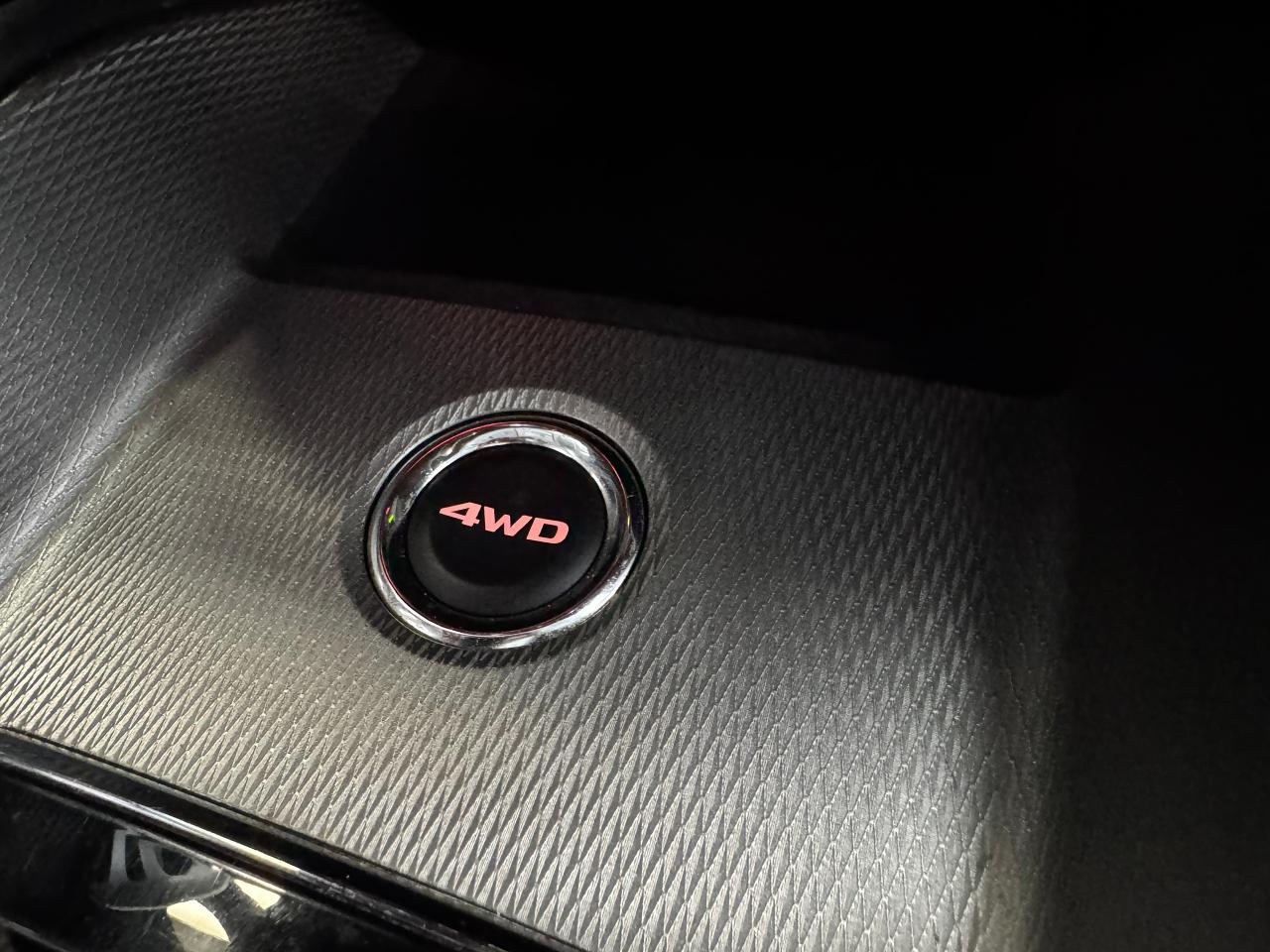 2019 Mitsubishi RVR SE AWD+New Tires+Brakes+BSM+ROOF+CLEAN CARFAX - Photo #6