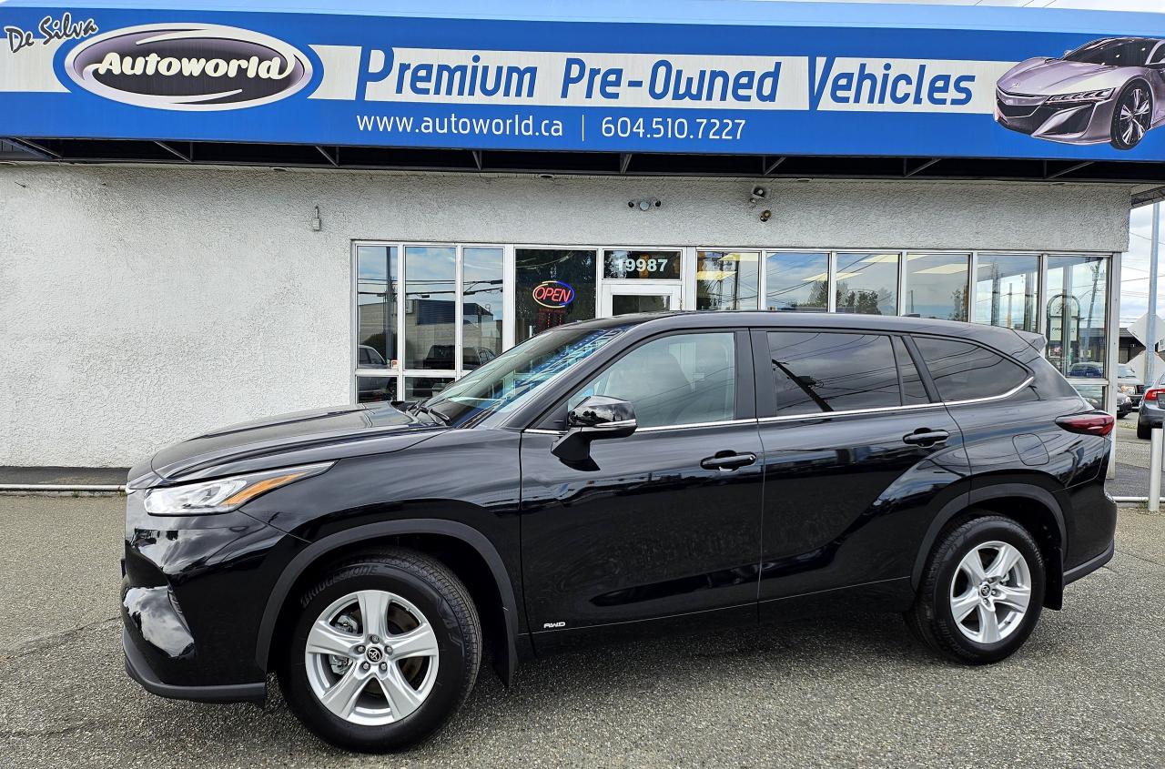 Used 2025 Toyota Highlander Hybrid LE AWD *Like New, One Owner No Accidents* for sale in Langley, BC