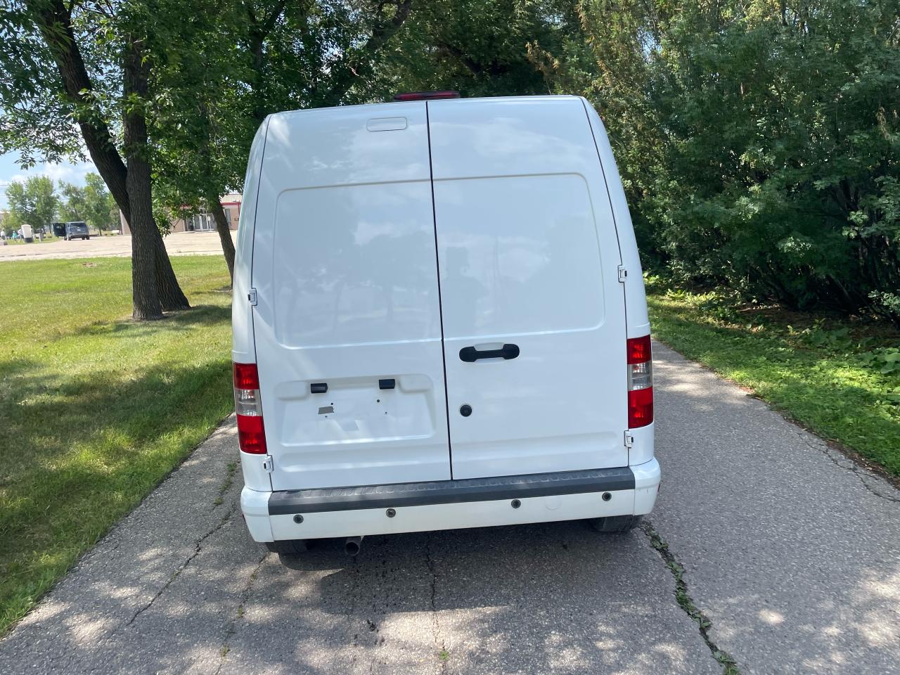 2010 Ford Transit Connect 114.6" w/o rear door glass - Photo #6