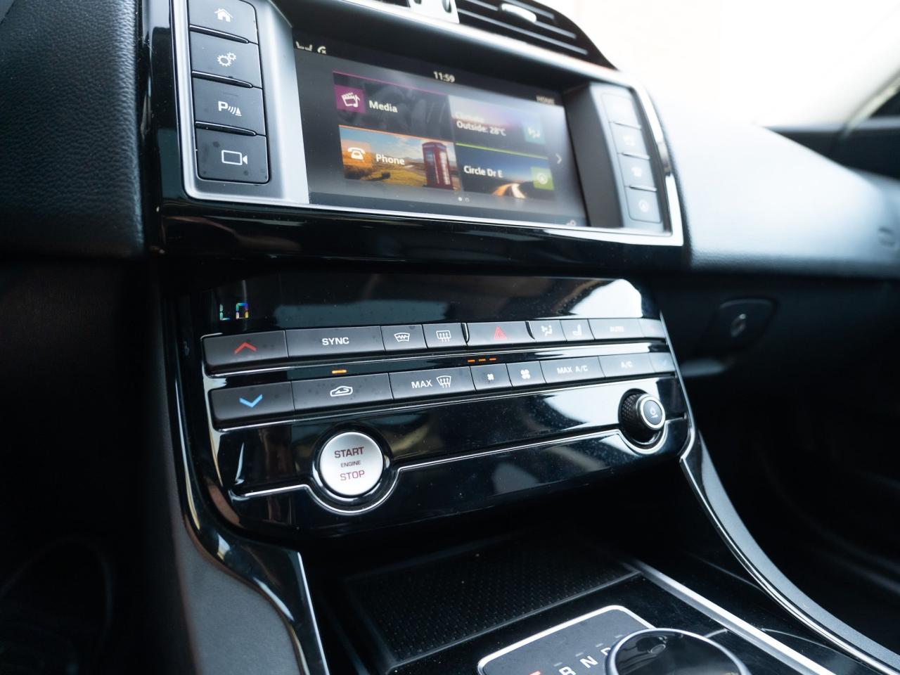 2018 Jaguar XE Premium - Photo #10
