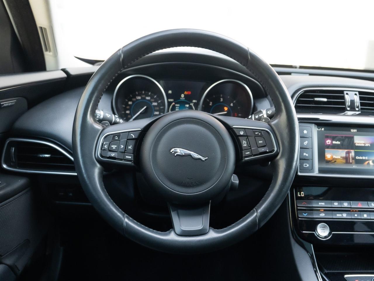 2018 Jaguar XE Premium - Photo #12
