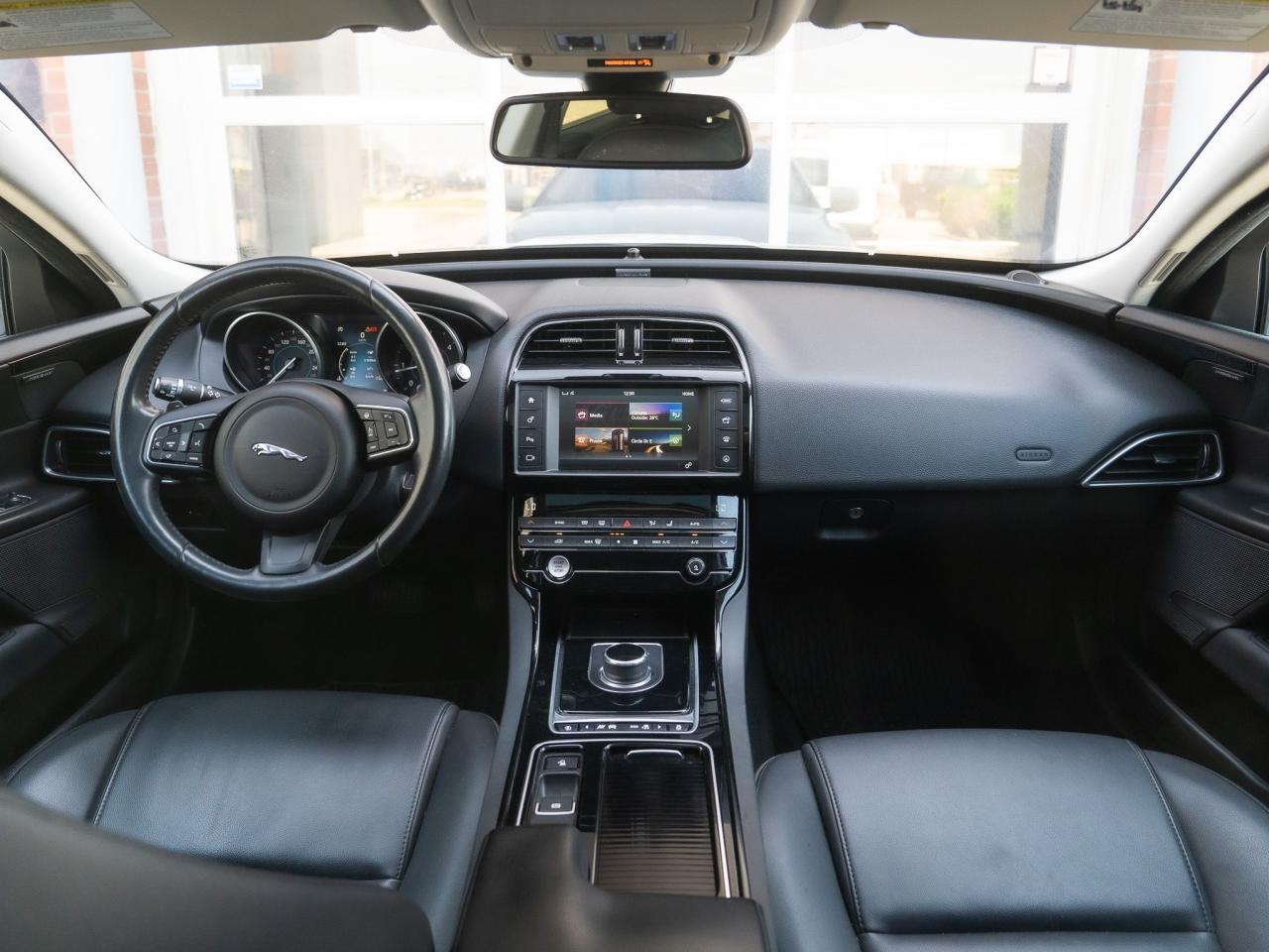 2018 Jaguar XE Premium - Photo #8