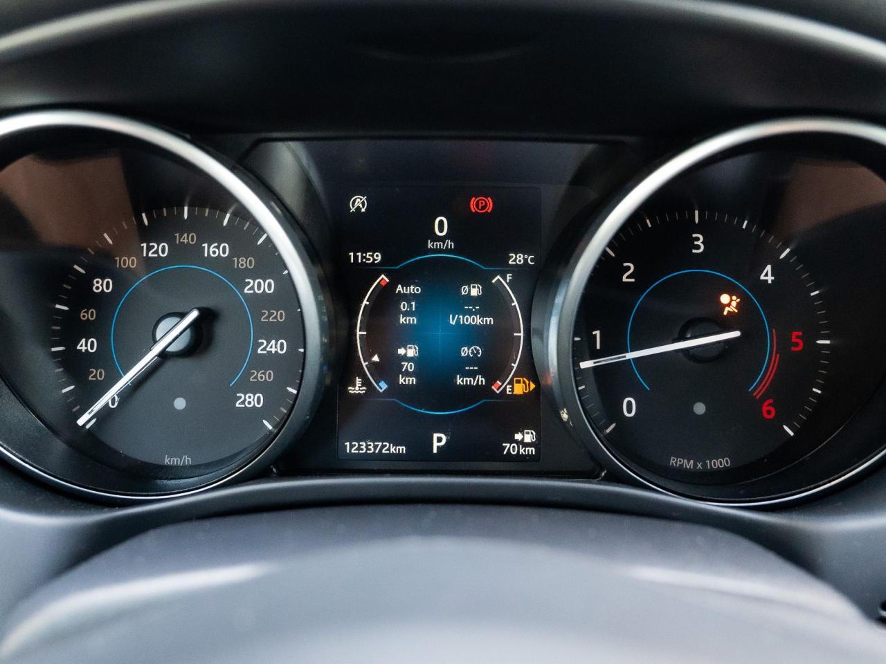 2018 Jaguar XE Premium - Photo #5
