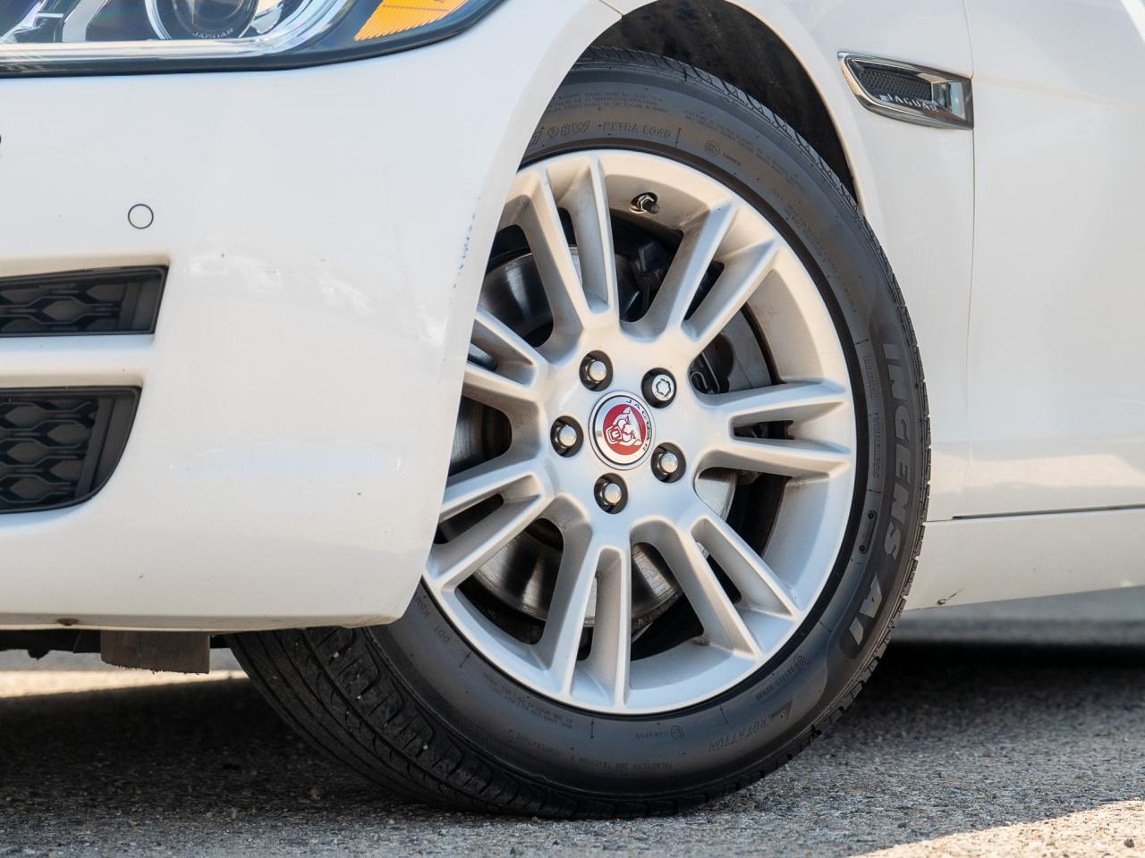 2018 Jaguar XE Premium - Photo #9