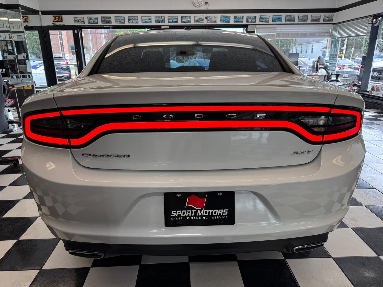 2016 Dodge Charger SXT+New Tires+Roof+GPS+Heated Seats+Tinted Photo6