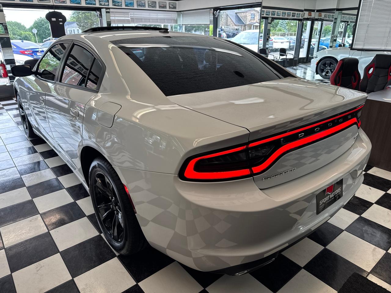 2016 Dodge Charger SXT+New Tires+Roof+GPS+Heated Seats+Tinted Photo5