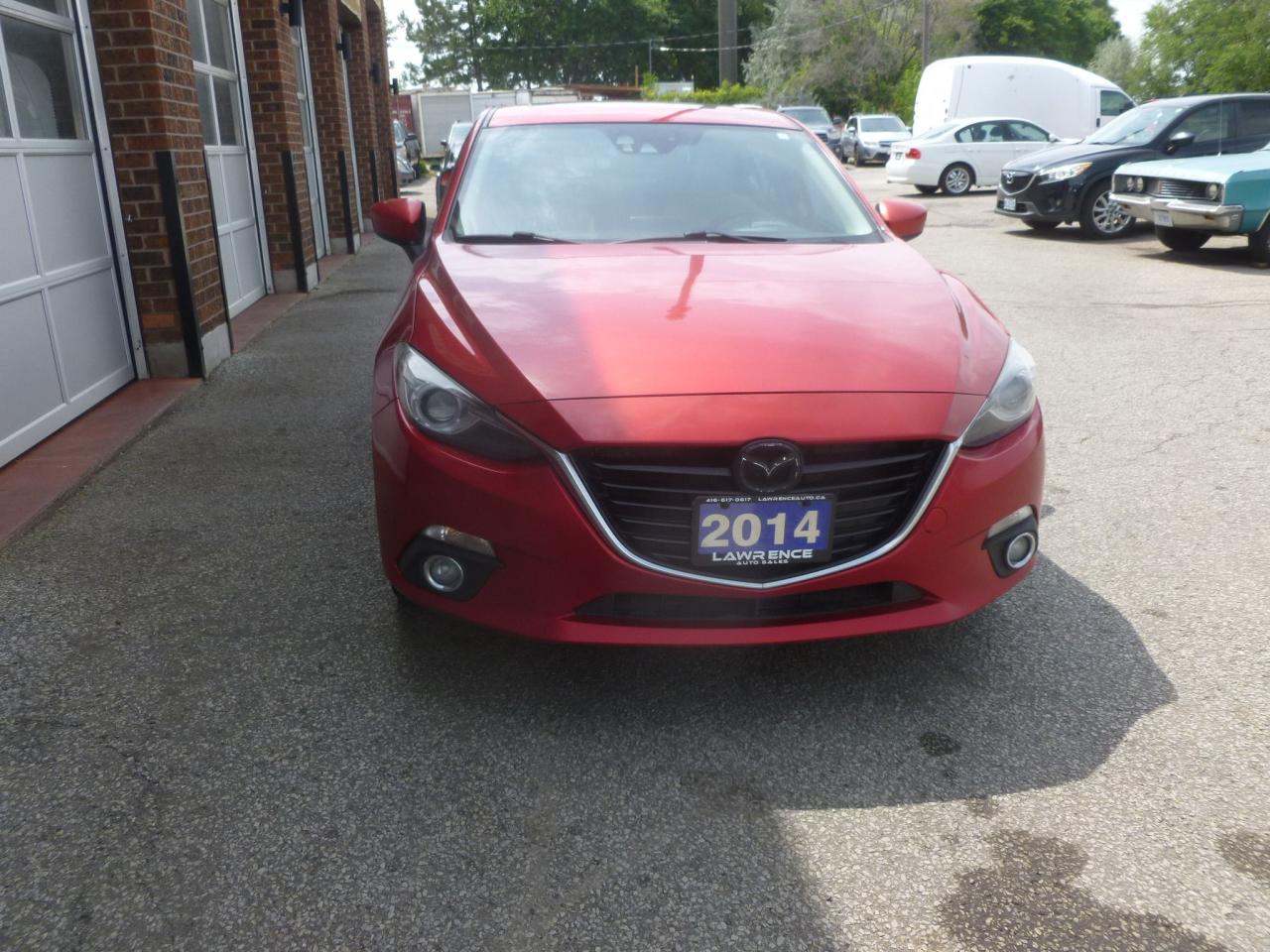 2014 Mazda MAZDA3 GT-SKY - Photo #2