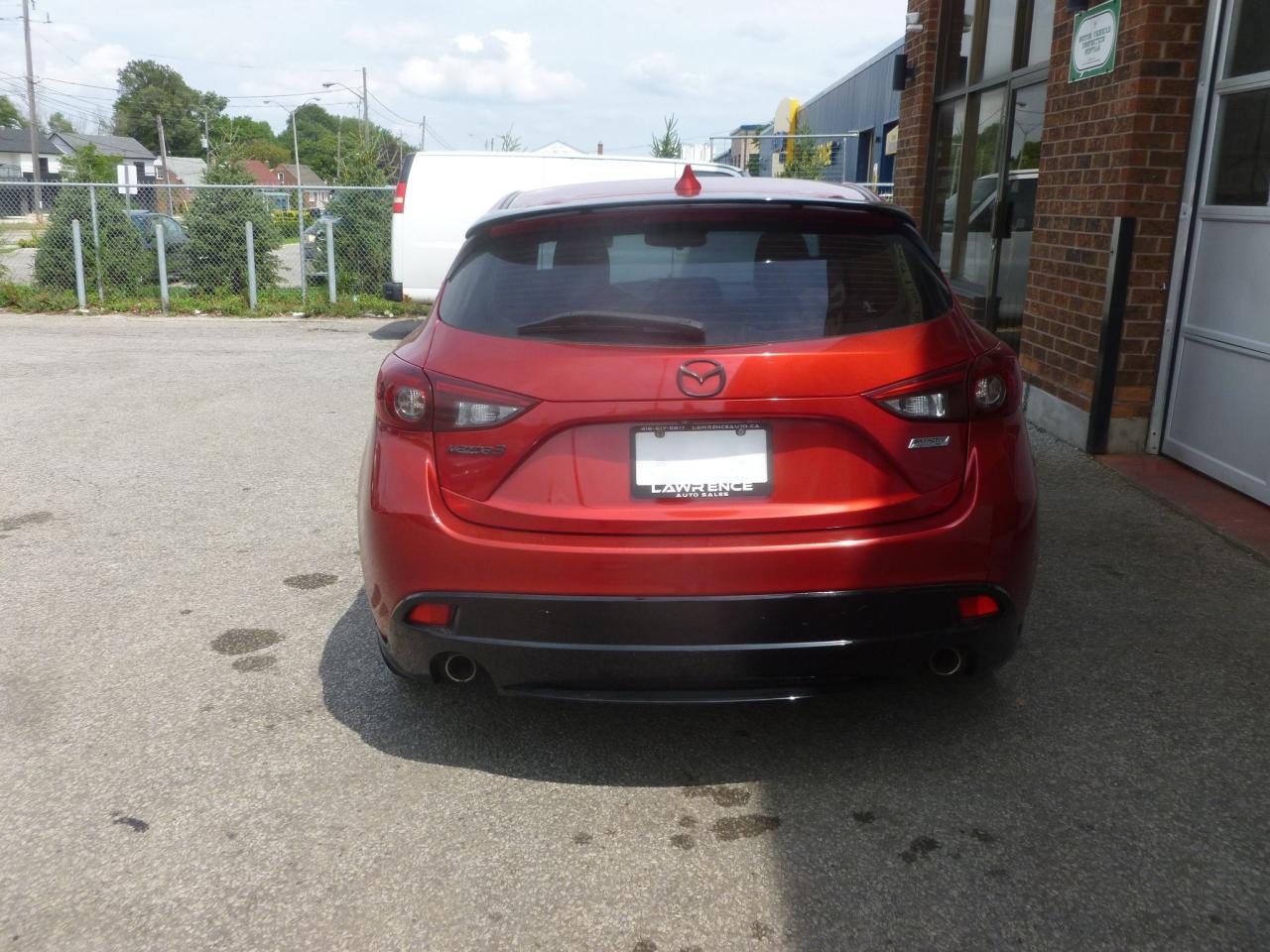 2014 Mazda MAZDA3 GT-SKY - Photo #4