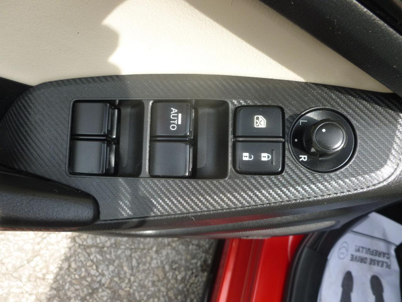 2014 Mazda MAZDA3 GT-SKY - Photo #8