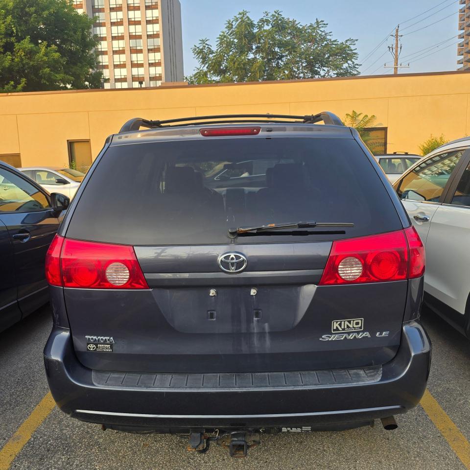 2008 Toyota Sienna LE - Photo #5