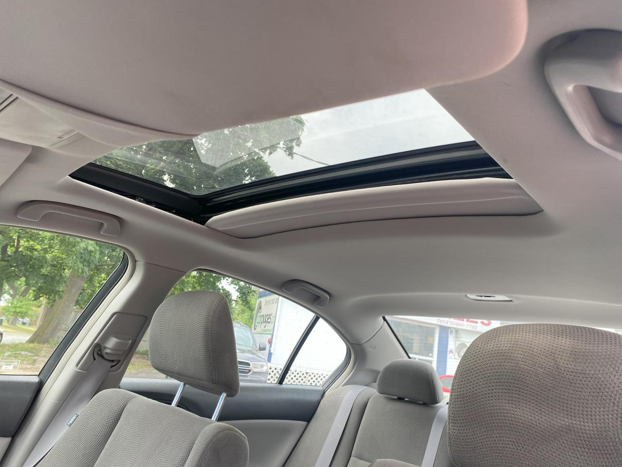 2009 Honda Accord No Accidents/Automatic/4 Cylinder/Sunroof - Photo #16