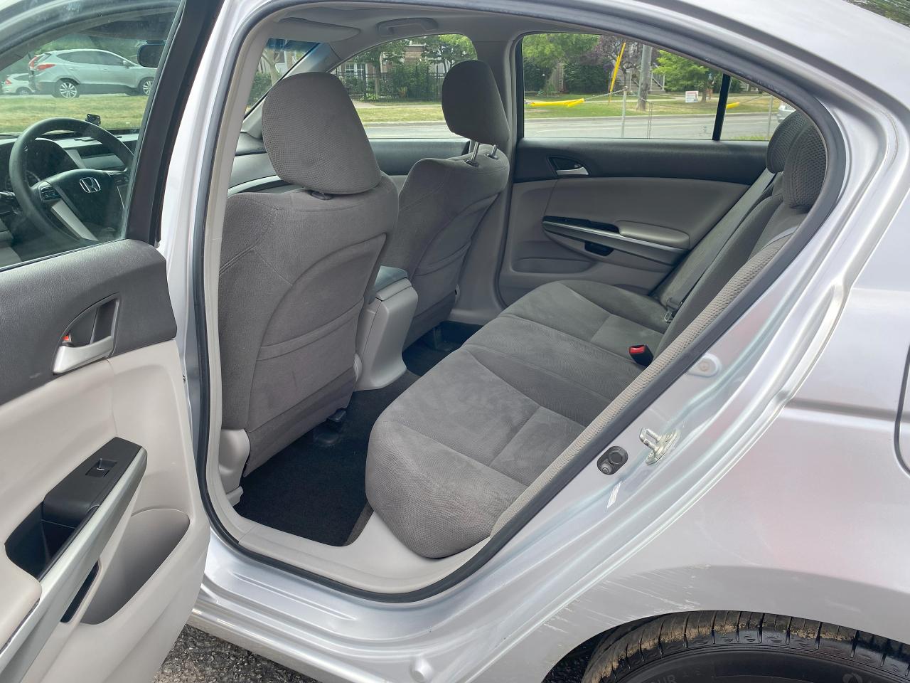 2009 Honda Accord No Accidents/Automatic/4 Cylinder/Sunroof - Photo #12