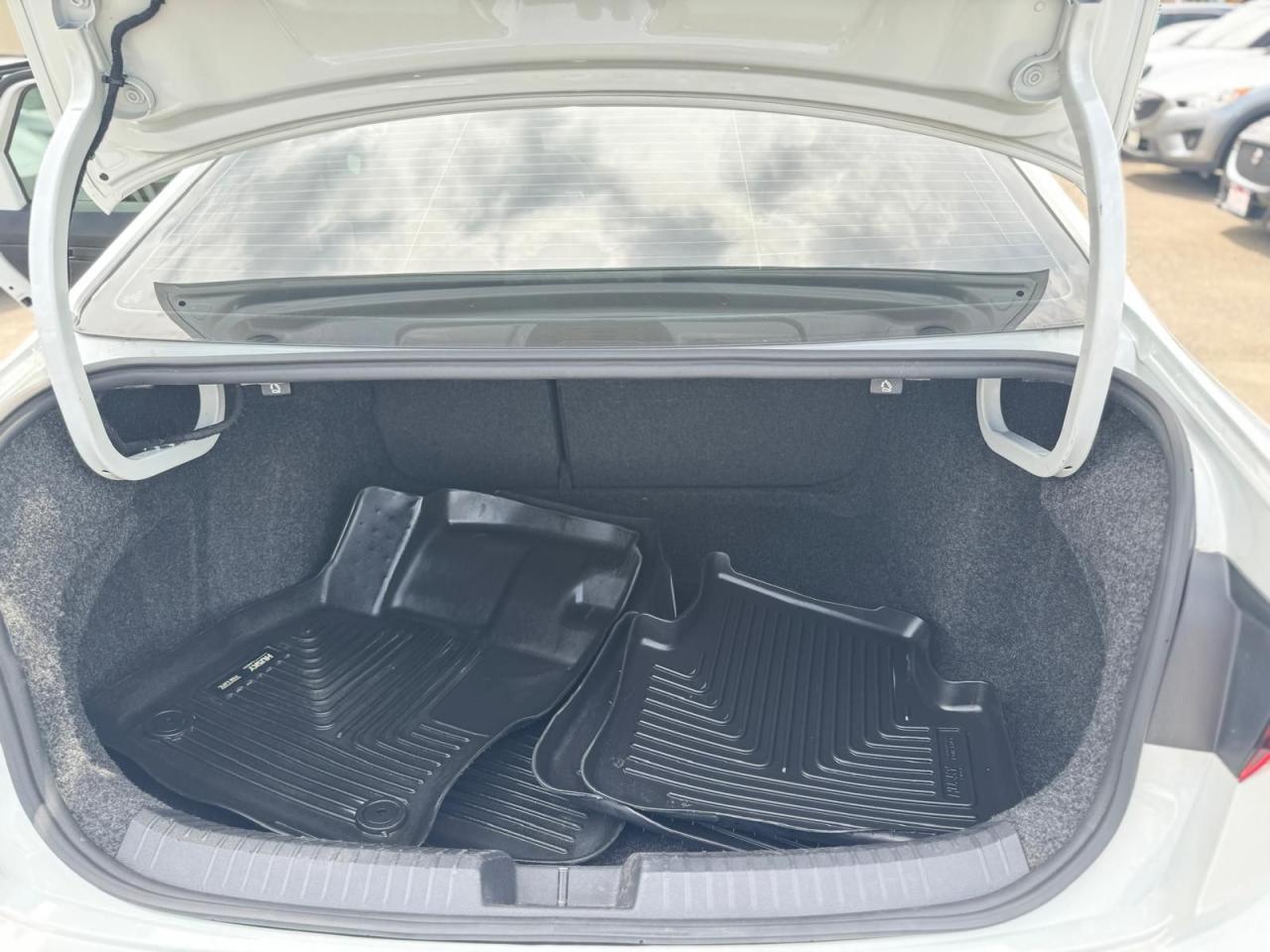 2019 Volkswagen Jetta Comfort Line NO ACCIDENT 6S MANUAL SAFETY INCLUDED - Photo #11