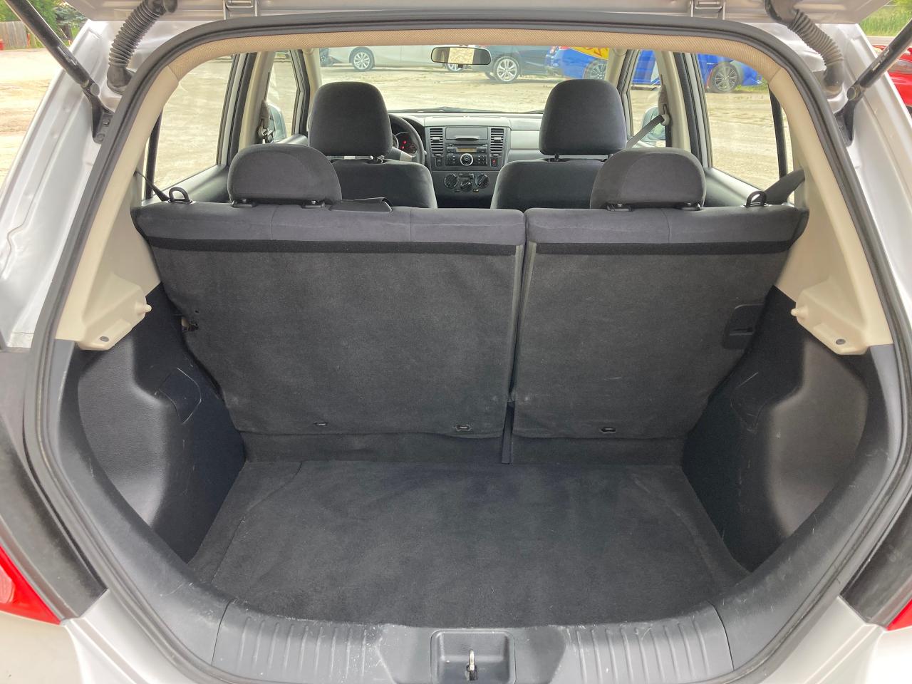 2009 Nissan Versa 1.8 S - Photo #5