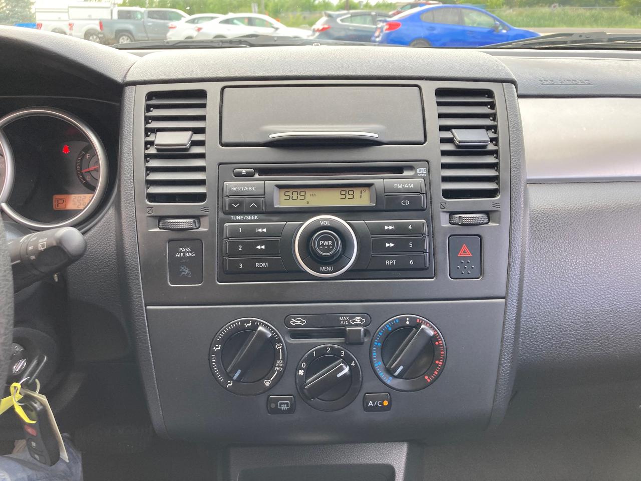 2009 Nissan Versa 1.8 S - Photo #13
