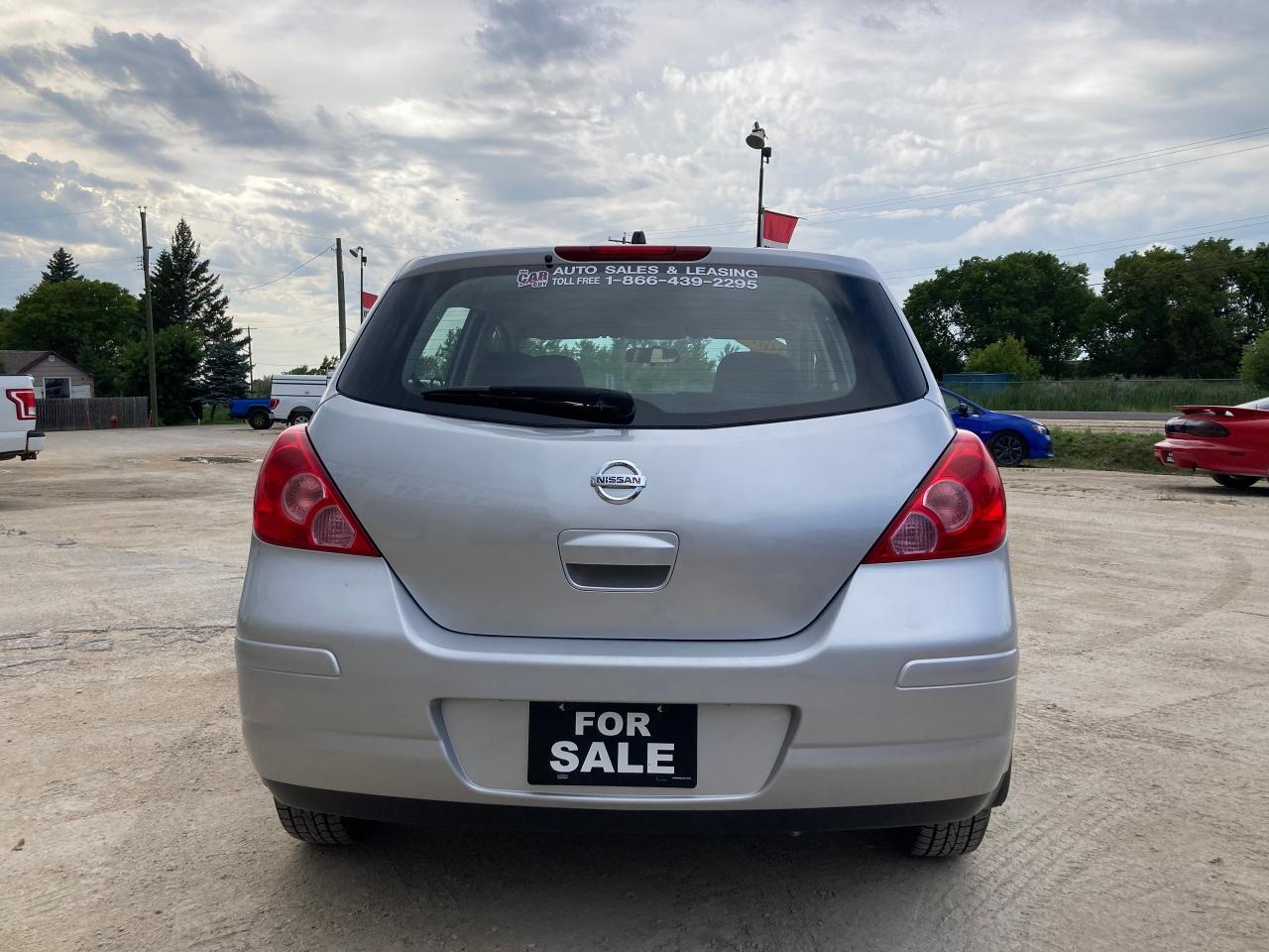 2009 Nissan Versa 1.8 S - Photo #4
