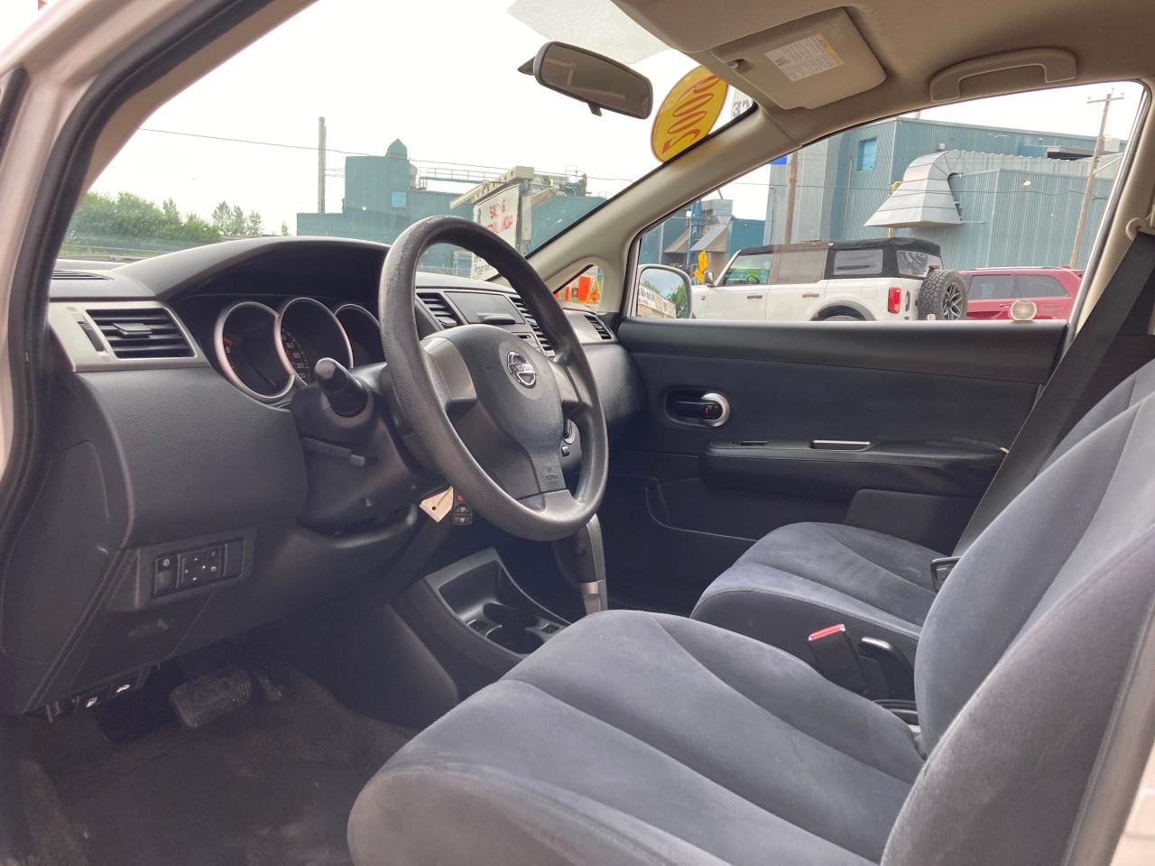2009 Nissan Versa 1.8 S - Photo #10