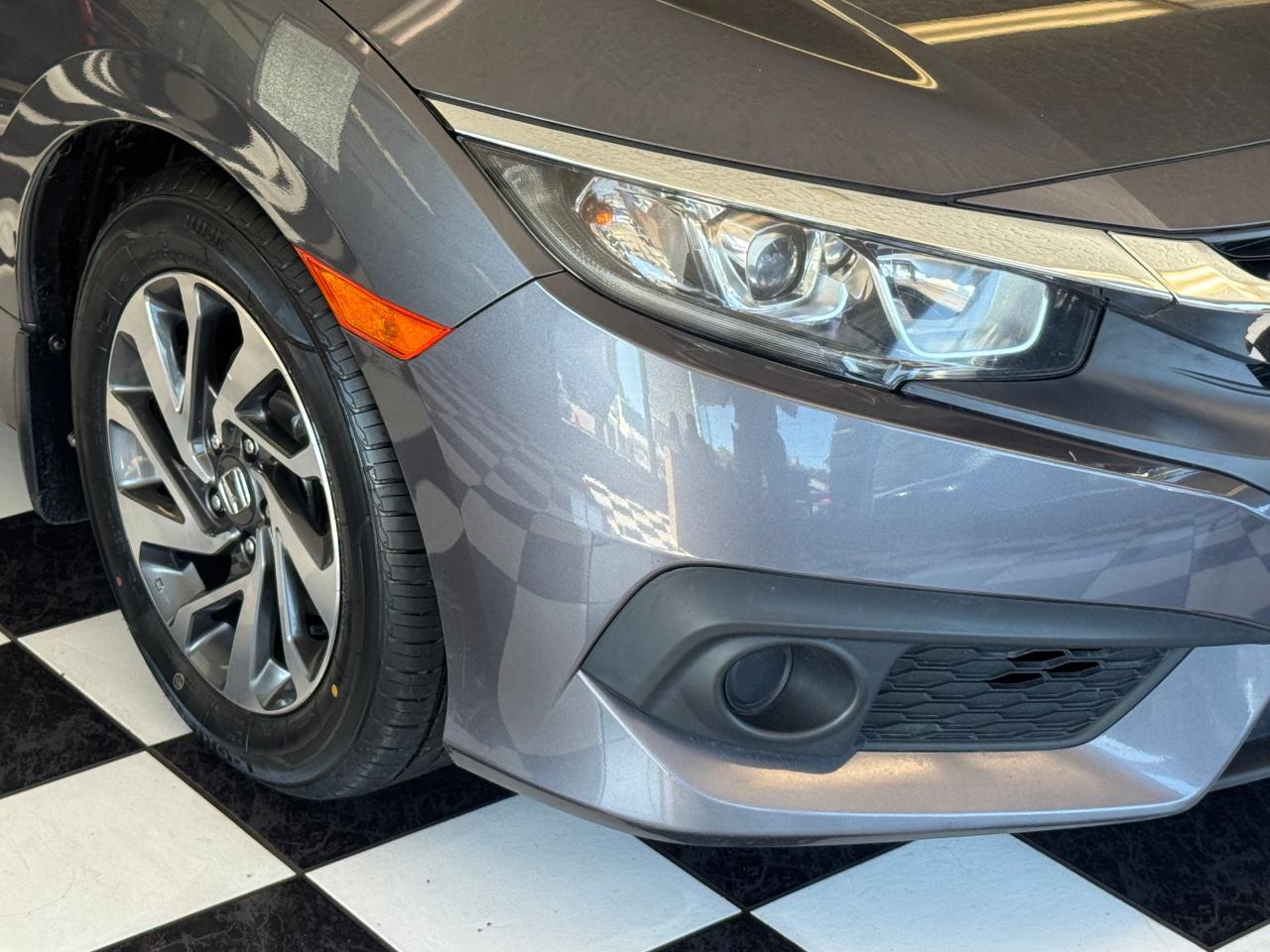 2018 Honda Civic SE+Adaptive Cruise+New Tires+Brakes+CLEAN CARFAX Photo36