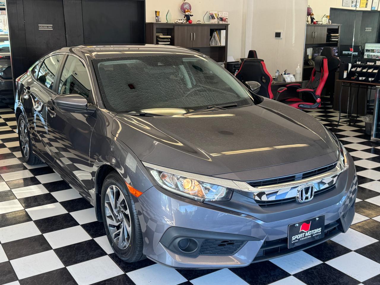 2018 Honda Civic SE+Adaptive Cruise+New Tires+Brakes+CLEAN CARFAX Photo8