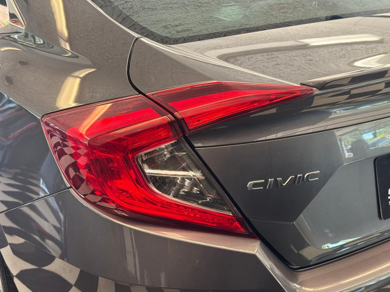 2018 Honda Civic SE+Adaptive Cruise+New Tires+Brakes+CLEAN CARFAX - Photo #62