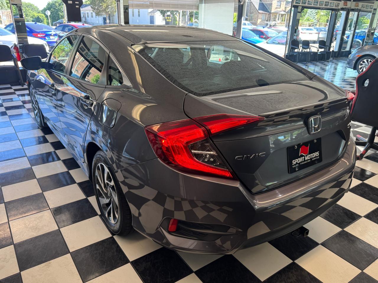 2018 Honda Civic SE+Adaptive Cruise+New Tires+Brakes+CLEAN CARFAX Photo5