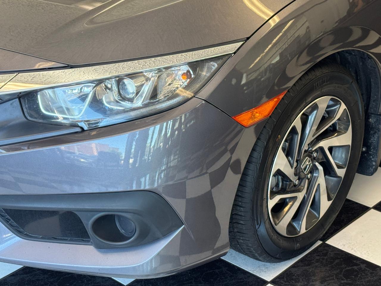 2018 Honda Civic SE+Adaptive Cruise+New Tires+Brakes+CLEAN CARFAX Photo37