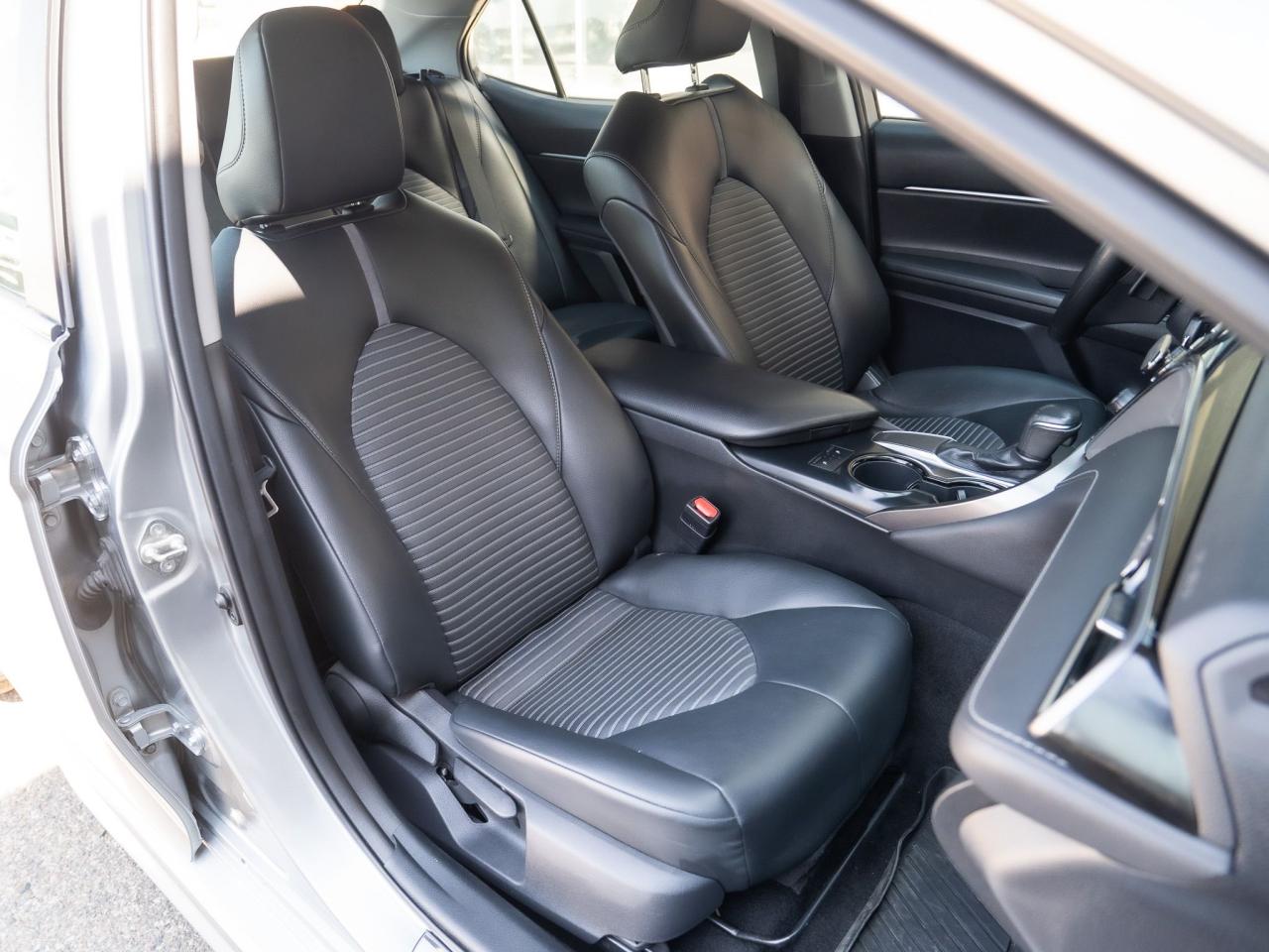 2019 Toyota Camry SE - Photo #7