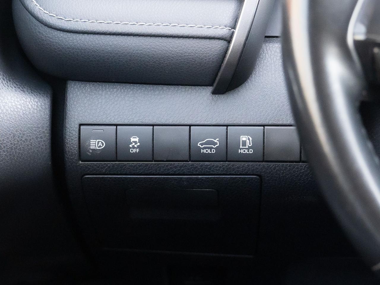 2019 Toyota Camry SE - Photo #18