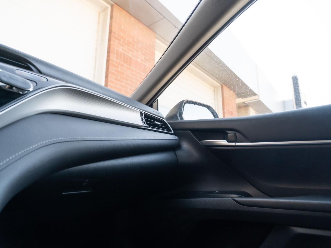 2019 Toyota Camry SE - Photo #19