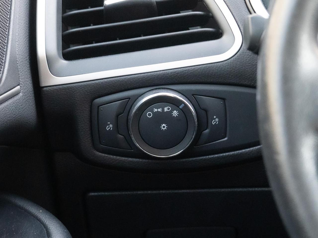 2016 Ford Edge SEL - Photo #22