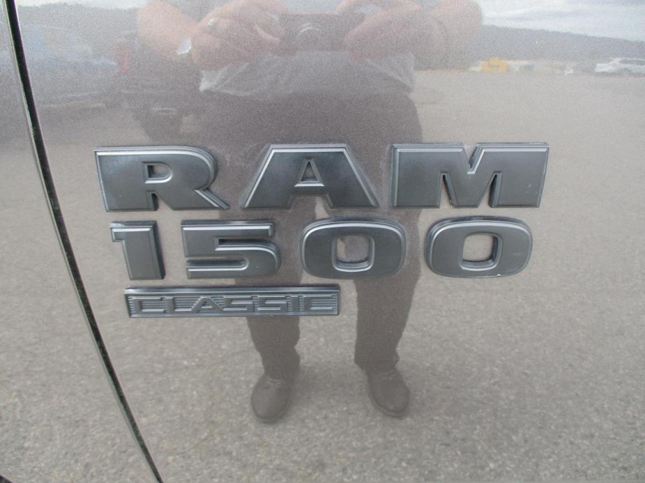 2019 RAM 1500 Classic Express Quad Cab 4x4 Photo9