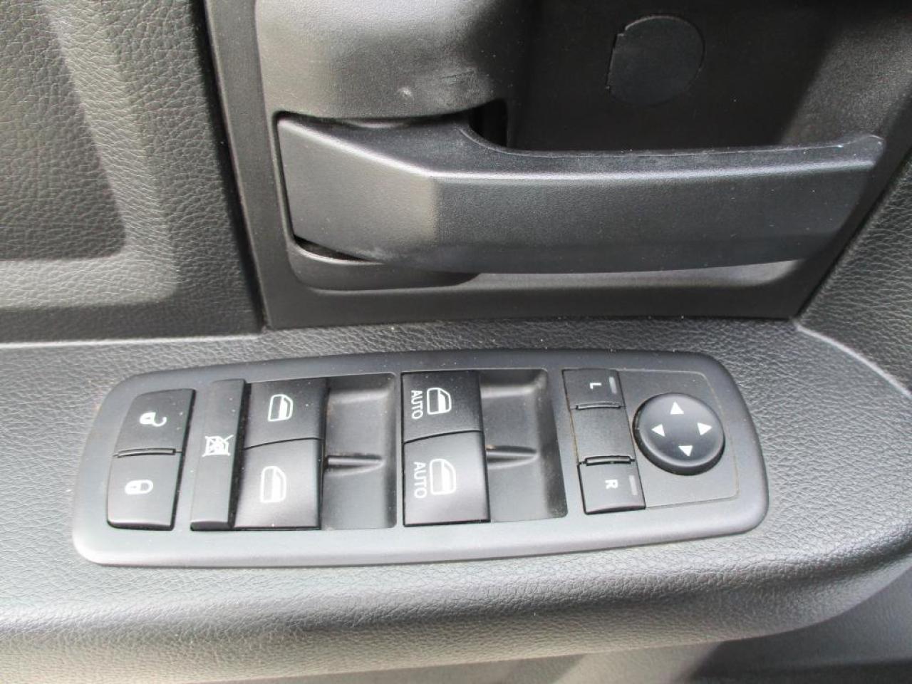 2019 RAM 1500 Classic Express Quad Cab 4x4 Photo10