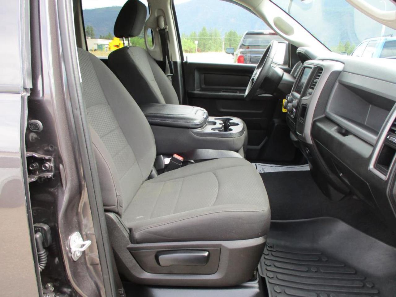 2019 RAM 1500 Classic Express Quad Cab 4x4 Photo13