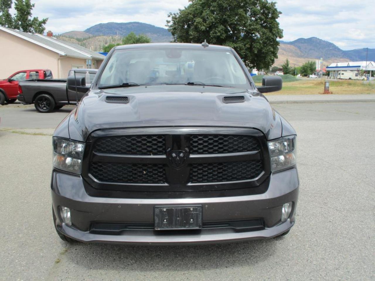 2021 RAM 1500 Classic Express Crew Cab 4x4 Photo1