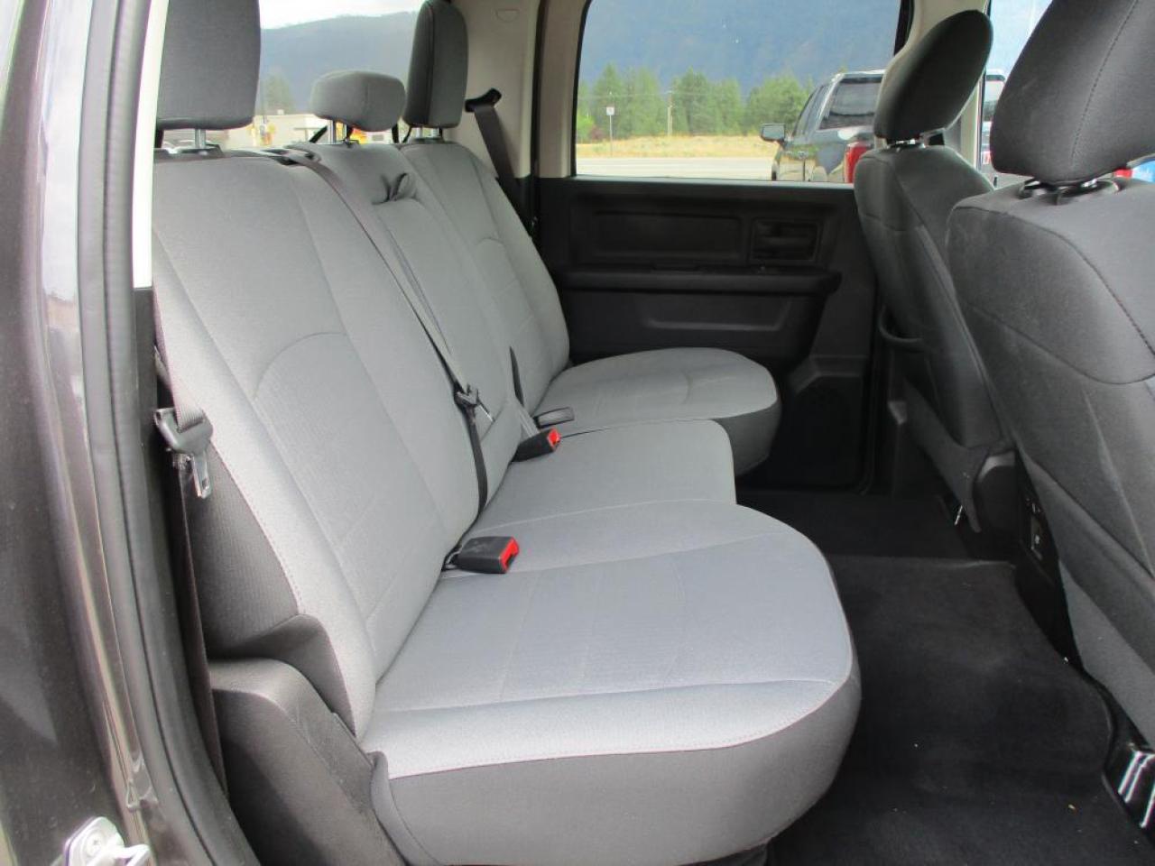 2021 RAM 1500 Classic Express Crew Cab 4x4 Photo13