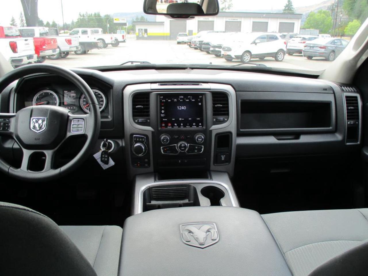 2021 RAM 1500 Classic Express Crew Cab 4x4 Photo19