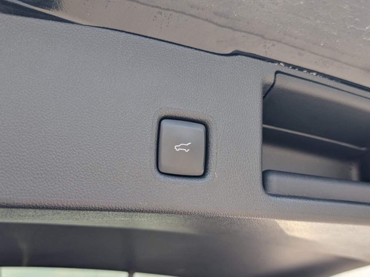 2024 Ford Escape Platinum  **ADAP CC - PWR GATE** Photo