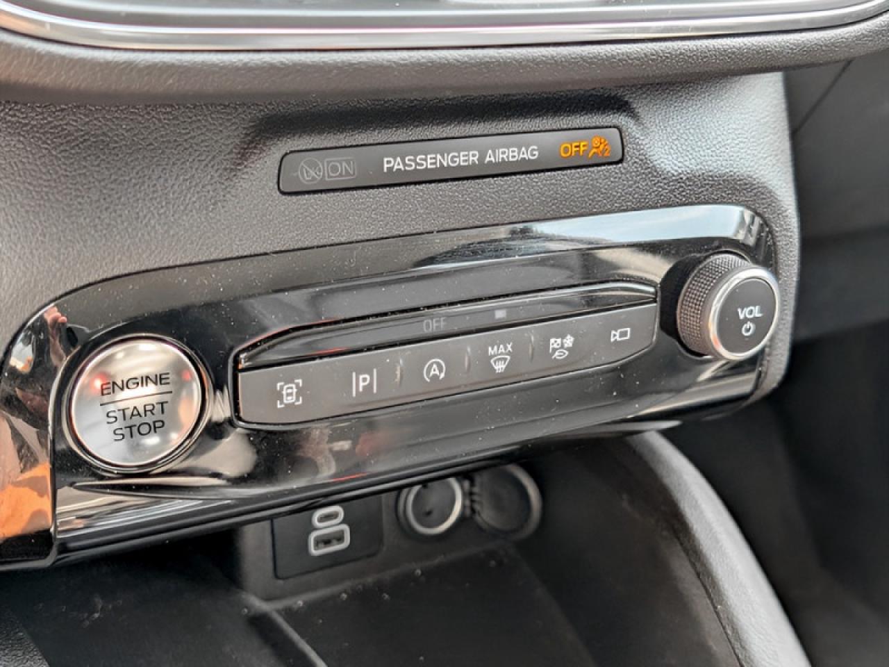 2024 Ford Escape Platinum  **ADAP CC - PWR GATE** Photo