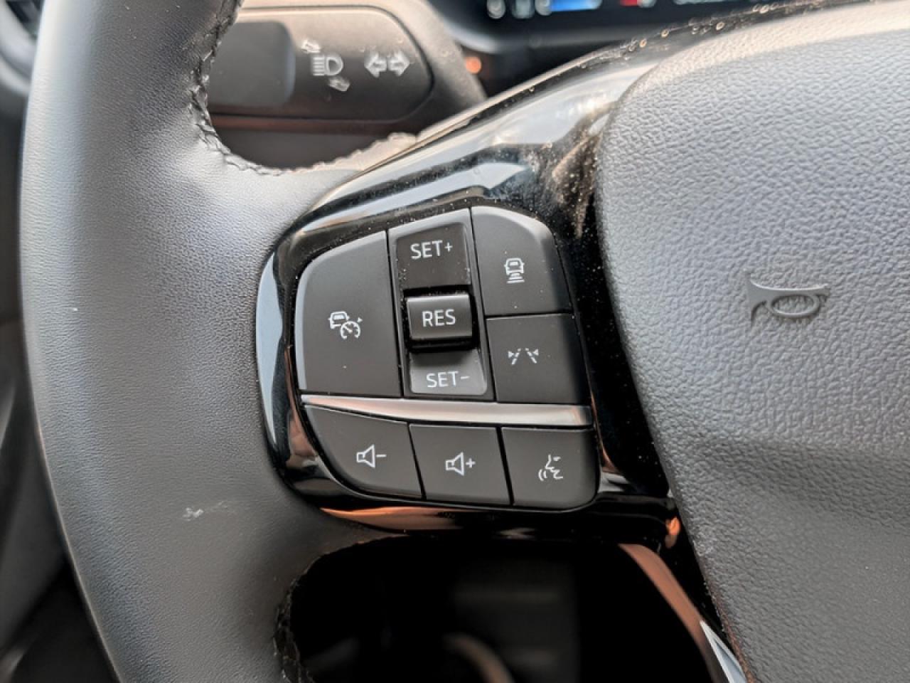 2024 Ford Escape Platinum  **ADAP CC - PWR GATE** Photo